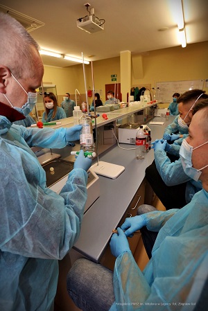 Praktyczne zajęcia w laboratorium kryminalistycznym Praktyczne zajęcia w laboratorium kryminalistycznym