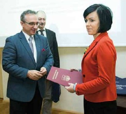 Absolwentka naszej Uczelni laureatką konkursu o nagrodę Prezydenta Miasta Bolesławiec ! Absolwentka naszej Uczelni laureatką konkursu o nagrodę Prezydenta Miasta Bolesławiec !