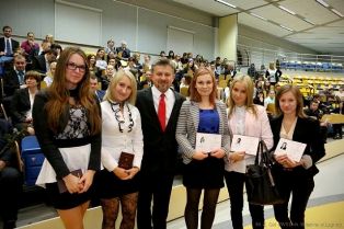 Nagrody, wyróżnienia i dyplomy dla absolwentów PWSZ Nagrody, wyróżnienia i dyplomy dla absolwentów PWSZ