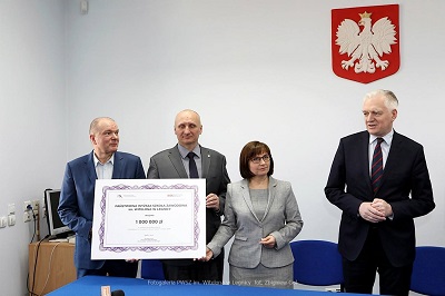 Wicepremier Jarosław Gowin przywiózł milion złotych dla Uczelni Wicepremier Jarosław Gowin przywiózł milion złotych dla Uczelni