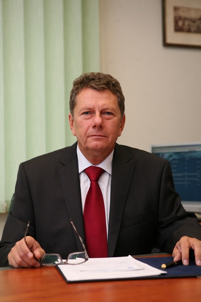 Profesor Ryszard K. Pisarski Doktorem Honoris Causa Profesor Ryszard K. Pisarski Doktorem Honoris Causa