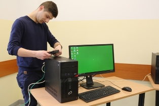 Legnica.IT 2016 – w PWSZ rusza druga edycja programu praktyk dla informatyków ! Legnica.IT 2016 – w PWSZ rusza druga edycja programu praktyk dla informatyków !