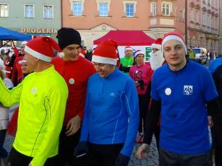Studenci naszej Uczelni na Mikołajkowym Biegu w Złotoryi Studenci naszej Uczelni na Mikołajkowym Biegu w Złotoryi