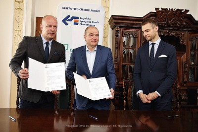 Technikum Akademickie w Legnicy pod patronatem Legnickiej Specjalnej Strefy Ekonomicznej Technikum Akademickie w Legnicy pod patronatem Legnickiej Specjalnej Strefy Ekonomicznej