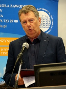 Podsumowanie projektu „Bliżej Realiów Rynkowych – wzmocnienie więzi studentów z pracodawcami” Podsumowanie projektu „Bliżej Realiów Rynkowych – wzmocnienie więzi studentów z pracodawcami”