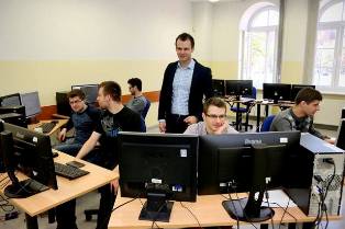 Praktyki z programowania w PWSZ im. Witelona w Legnicy Praktyki z programowania w PWSZ im. Witelona w Legnicy