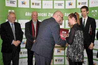 Studentka PWSZ im. Witelona w Legnicy najlepsza na Dolnym Śląsku ! - fot. azs.wroclaw.pl Studentka PWSZ im. Witelona w Legnicy najlepsza na Dolnym Śląsku ! - fot. azs.wroclaw.pl