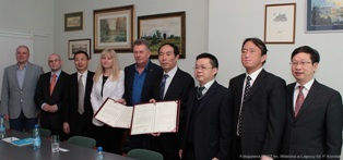 Podpisanie umowy o współpracy z Uniwersytetem w Wuhan Podpisanie umowy o współpracy z Uniwersytetem w Wuhan